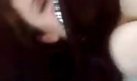 Trois copines sont video amateur de femme nue en pyjama avant le coucher.