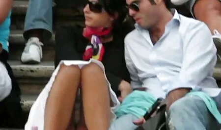Un ami rêve de se faire baiser dans la bouche par deux lesbiennes. fesses nues video
