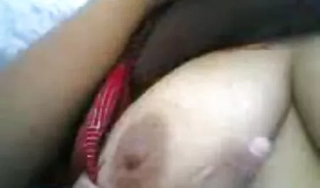 La jeune fille video de maman nue russe a été violée dans la bouche.