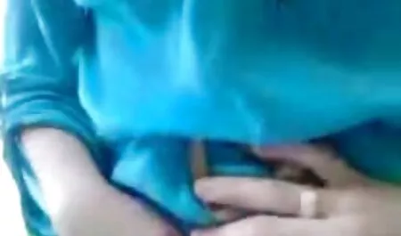 S'agenouiller et absorption profonde stars videos nues