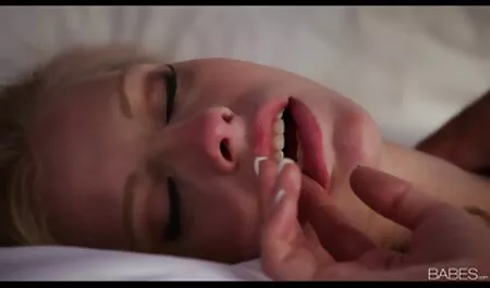 Caméra cachée dans l'esprit de la femme mature nues femme