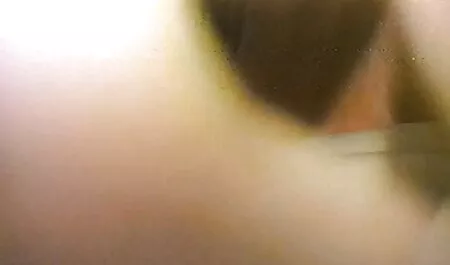 Voir l 'nu beauté dans l' Salle de salope nue bain