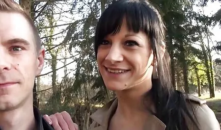 Frère video masseuses nues enseigne jeune sœur à regarder le sexe.