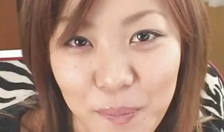 Le ingrid chauvin jeune nue jeune homme montre un corps nu pour l'etbcebcam.