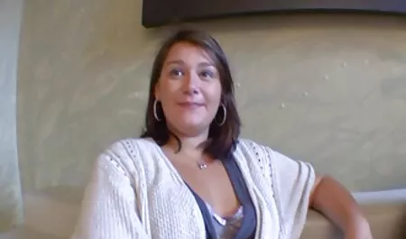 L'ex-petite video de stars nues amie a travaillé dur toute la journée, et maintenant elle avait besoin de se détendre.