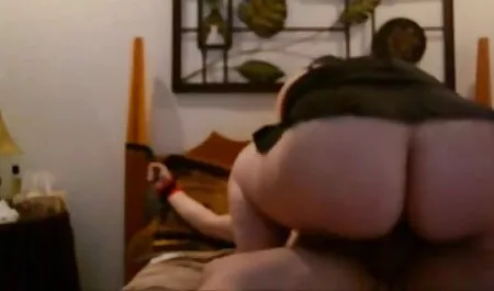 Le photo et video de femme nue jeune homme a baisé le visage D'Ange.
