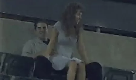 La Reine a été video mere et fille nue coulée dans le casting anal en vue.