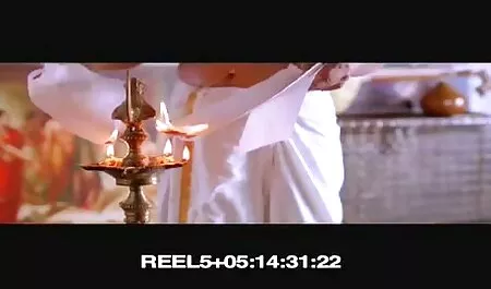 Sors de la putain video fille nue de caméra et baise