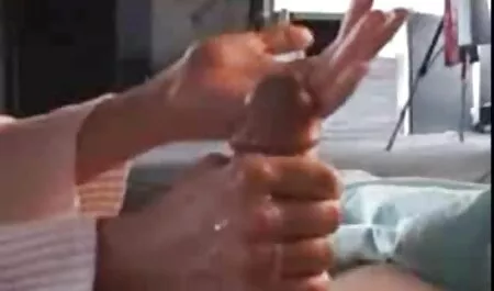 Rousse soeur baise dans videos des filles nues la cuisine.