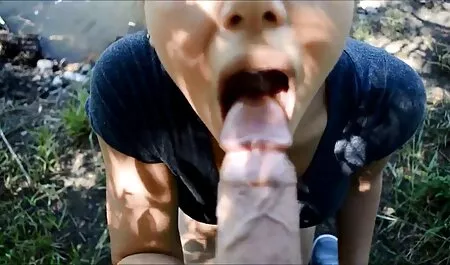 Jeune dj vidéo de fille nue pornstar l'a invité.