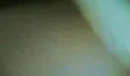 Elle a pris le video de fille nue gratuit riche et lui a donné beaucoup d'orgasmes.