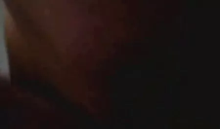 Elle a commencé à tirer sur video pamela anderson nue son petit ami avec du sperme anal sur ses lèvres.