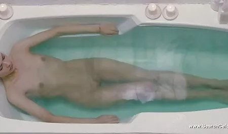 Anahot avec de beaux seins video x femme nue flexibles apporte un orgasme avec un gros pénis et aime