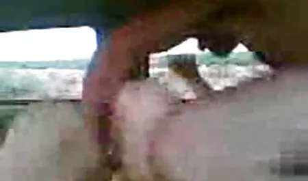 Putain de fille affamée femme video nue sur la plage