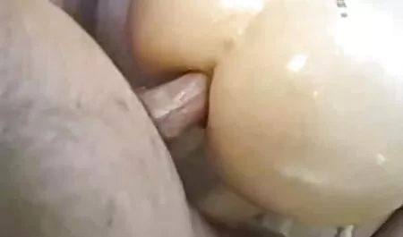 L'athlète a été séduite par l'entraîneur et a eu un belle fille nue 18 ans canard lesbien.