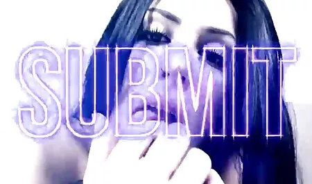 Le gynécologue aide la fille à tomber enceinte. video de femme ronde nue