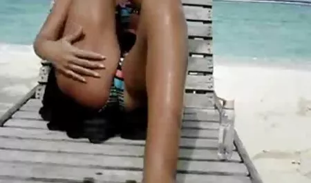 Porno Amateur femme de 18 ans tout nu et femmes au foyer