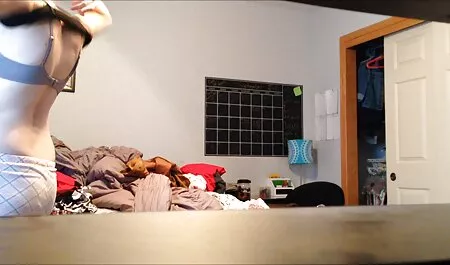 Quand j'ai vu que la fille était dans un jeu de jeune black nu rêve, j'ai décidé d'aider son membre.