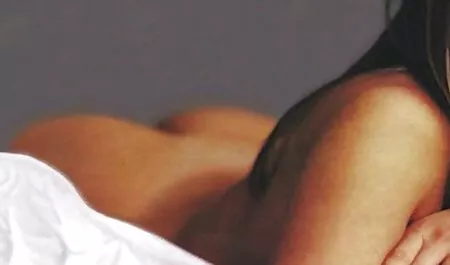 Les jeunes zahia nue video Russes rouges baise anal.