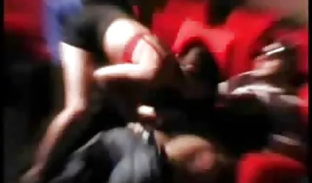 Faisan ou pédale fille de 18 ans sexy nue à donner