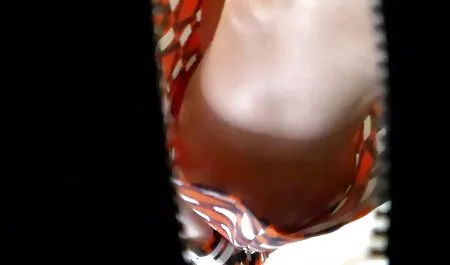 Le déroulement de fille sexy nu video la tenue, la provocation de l'enseignant est venu avec un regard rugueux,