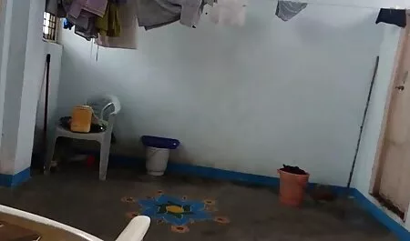 Contre la volonté, la cruche pénètre dans votre maison et le fait se femme toute nue video pencher.