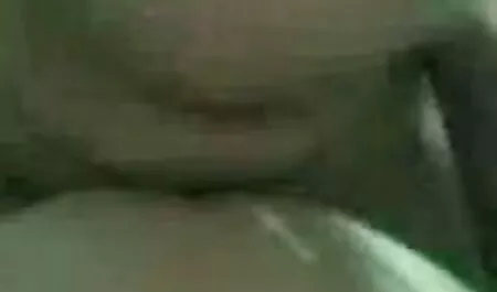 ZJM anal anal fille soumise nue avec deux mamelons séparés