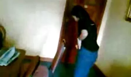 Regard jeune fille nue x anal profond dans Ta, a, pas d'argent que faites-vous?