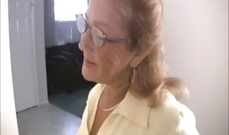 Slim Sveta est satisfait d'un video ma voisine nue gode.