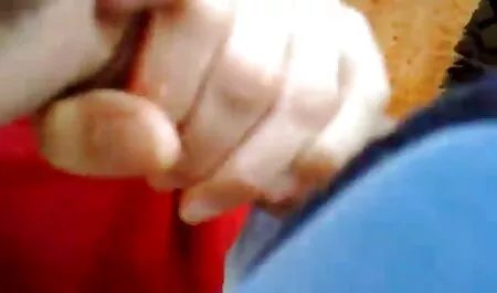 Deux filles fille nue porn ne doutent pas qu'elles seront détruites par une caméra cachée.