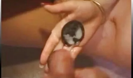 Maman sait que son fils jeune fille nue porn la veut.